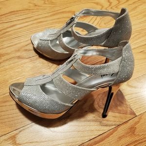 Fioni Metallic Zip Up Heels